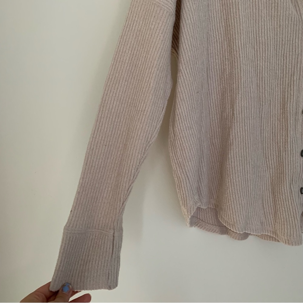 Abercrombie and Fitch cream cozy ribbed button down top M - Picture 5 of 5